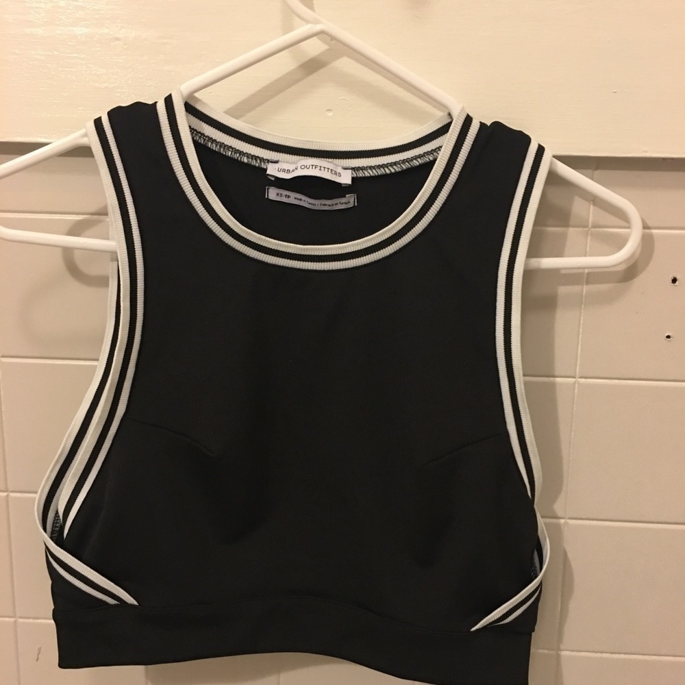 URBAN Outfitters crop